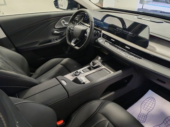 2025 Chery Arrizo 8, чёрный, 3275000 рублей - вид 4