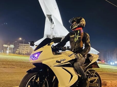 2008 Kawasaki Ninja 250R, белый, 259000 рублей, вид 3