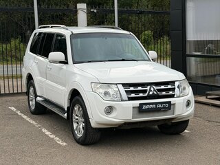 2011 Mitsubishi Pajero IV Рестайлинг 1, белый, 1879000 рублей, вид 1