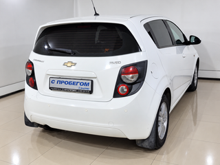 2013 Chevrolet Aveo II, белый, 490000 рублей, вид 4