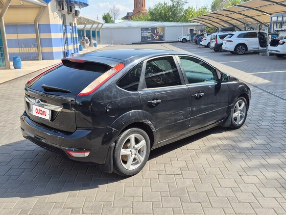 2008 Ford Focus II Рестайлинг, чёрный, 500000 рублей - вид 3