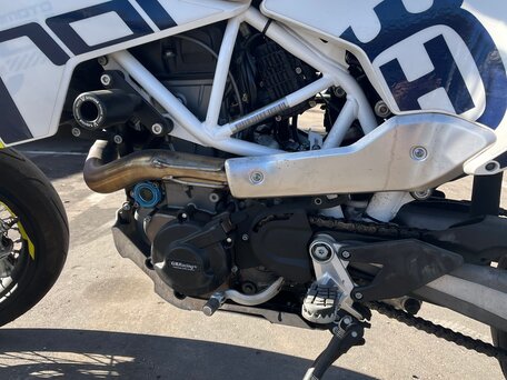 2017 Husqvarna 701 Supermoto, белый, 950000 рублей, вид 3