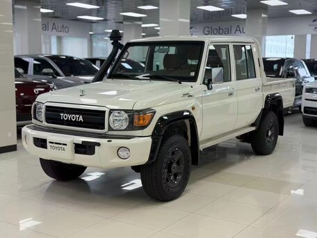 2022 Toyota Land Cruiser 79 70 Series Рестайлинг 1, белый, 7200000 рублей, вид 2