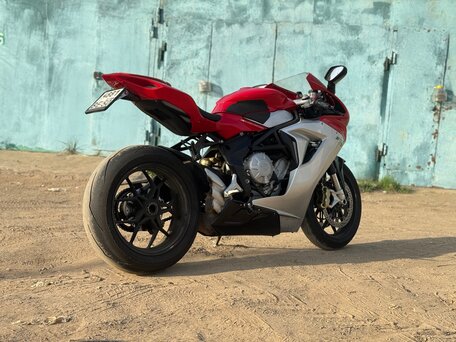 2012 MV Agusta F3 675, красный, 690000 рублей, вид 2