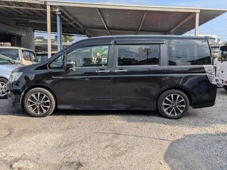 2013 Honda Stepwgn Spada IV Рестайлинг, чёрный, 1350000 рублей, вид 4