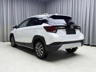 2022 Toyota Yaris L X XP150 Рестайлинг, белый, 1390000 рублей, вид 5