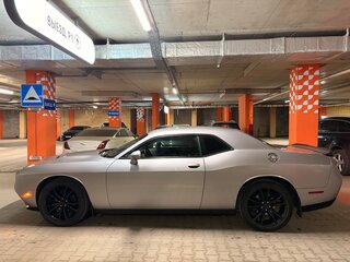 2016 Dodge Challenger III Рестайлинг 2, серый, 2600000 рублей, вид 3