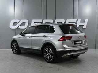 2017 Volkswagen Tiguan II, серебристый, 2999000 рублей, вид 2