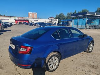 2018 Skoda Octavia III (A7) Рестайлинг, синий, 1800000 рублей, вид 5