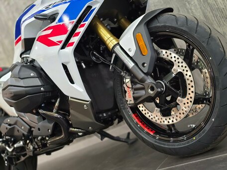 2025 BMW R 1300 RS, синий, 2500000 рублей, вид 3