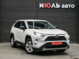 2021 Toyota RAV4 V (XA50), белый, 3250000 рублей, вид 3