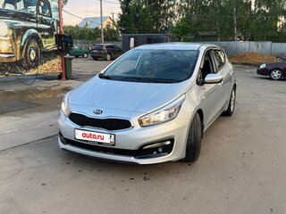2016 Kia Ceed II Рестайлинг, серебристый, 1300000 рублей, вид 4