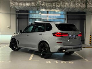 2026 BMW X5 40i IV (G05/G18) Рестайлинг, серый, 15290000 рублей, вид 5