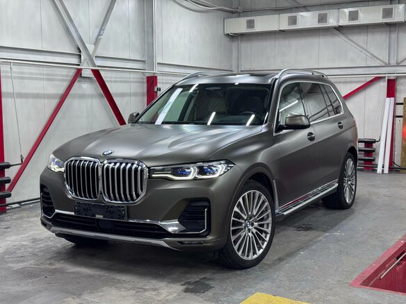 2021 BMW X7 40d I (G07), зелёный, 9800000 рублей