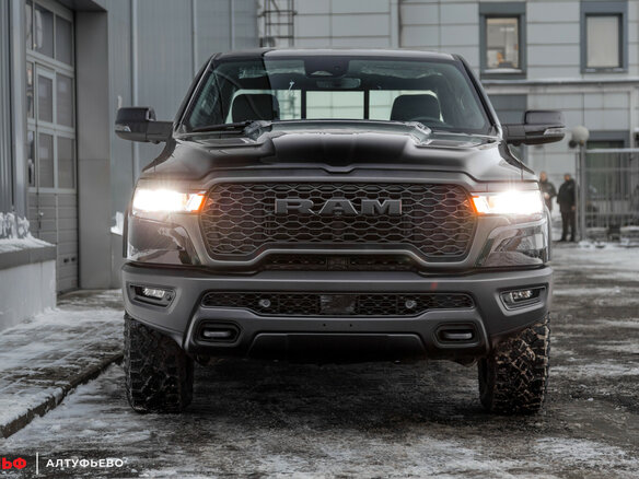 2025 Ram 1500 Crew Cab V Рестайлинг, чёрный, 9290000 рублей - вид 3