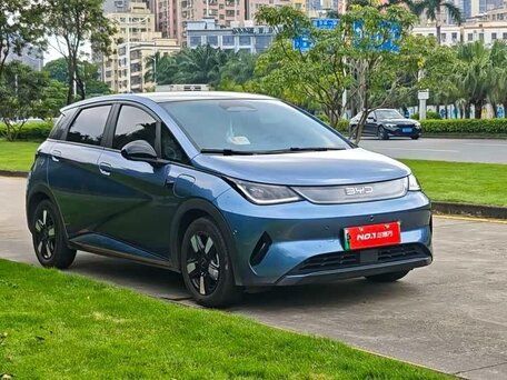 2025 BYD Dolphin 45.12 kWh I Рестайлинг, голубой, 1510000 рублей, вид 3