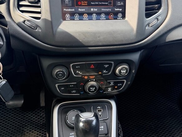 2019 Jeep Compass II, белый, 2000000 рублей - вид 9