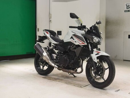2021 Kawasaki Z 400, белый, 599000 рублей, вид 3
