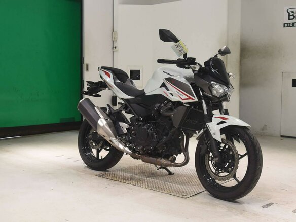 2021 Kawasaki Z 400, белый, 599000 рублей - вид 2