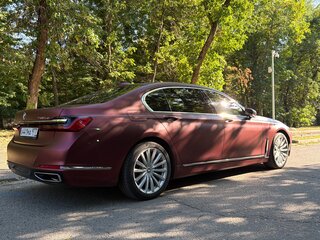 2020 BMW 7 серии Long 745Le xDrive VI (G11/G12) Рестайлинг, красный, 7199000 рублей, вид 2