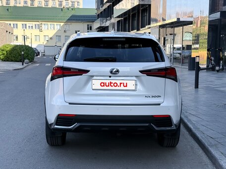 2019 Lexus NX 300h I Рестайлинг, белый, 3250000 рублей, вид 3