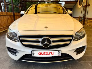 2017 Mercedes-Benz E-Класс 400 V (W213, S213, C238), белый, 4750000 рублей, вид 3