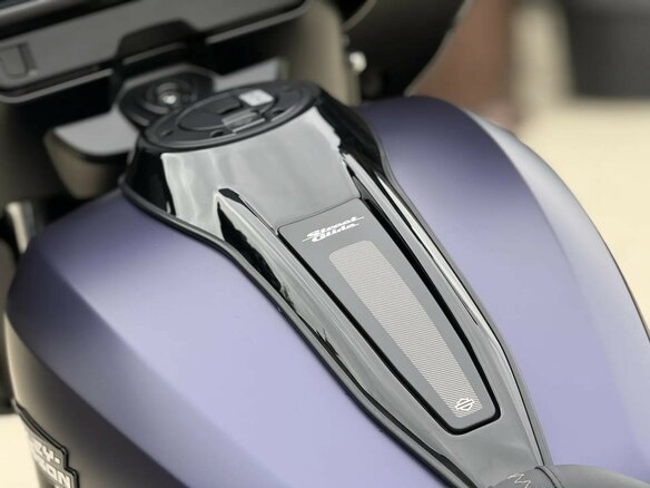 2025 Harley-Davidson Street Glide, фиолетовый, 3750000 рублей - вид 9