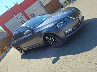 2018 Skoda Octavia III (A7) Рестайлинг, серый, 2070000 рублей, вид 5