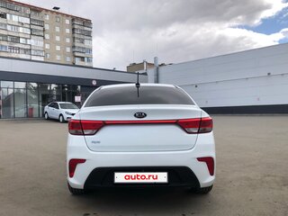 2018 Kia Rio IV, белый, 1390000 рублей, вид 4