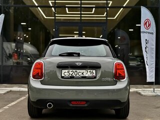 2020 Mini Hatch Cooper III (F55/F56) Рестайлинг, серый, 1900000 рублей, вид 5