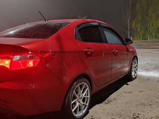 2013 Kia Rio 5-speed III, красный, 780000 рублей, вид 4