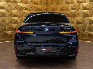 2022 BMW i7 xDrive60 I (G70), синий, 10500000 рублей, вид 4