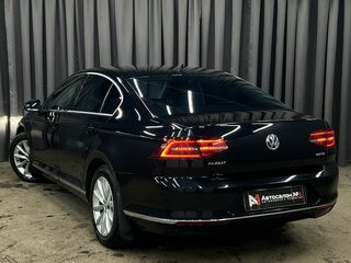 2017 Volkswagen Passat DSG7 B8, чёрный, 1889900 рублей, вид 4