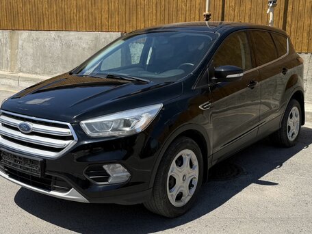2019 Ford Kuga II Рестайлинг, чёрный, 1500000 рублей, вид 3