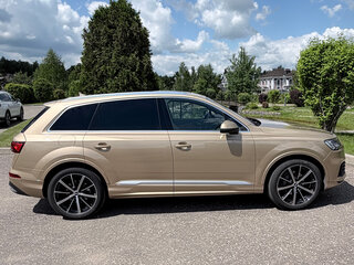 2021 Audi Q7 45 TDI II (4M) Рестайлинг, бежевый, 6000000 рублей, вид 2