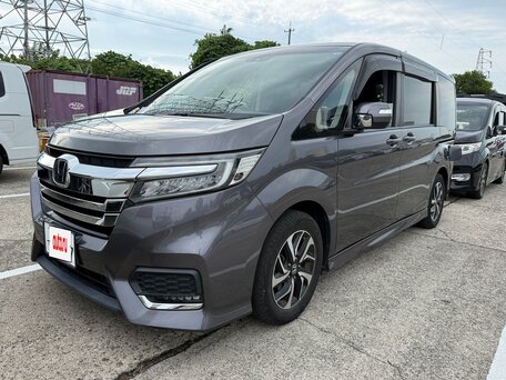 Honda Stepwgn V Рестайлинг