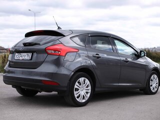 2017 Ford Focus III Рестайлинг, серый, 706807 рублей, вид 5