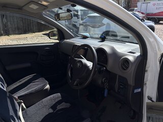 2015 Toyota Passo II (C30), белый, 530000 рублей, вид 5