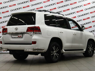 2016 Toyota Land Cruiser 200 Series Рестайлинг 2, белый, 5465750 рублей, вид 5