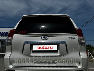 2010 Toyota Land Cruiser Prado 150 Series, белый, 4000000 рублей, вид 4