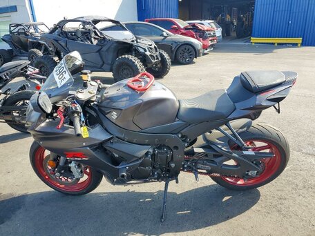 2017 Suzuki GSX-R 600, чёрный, 752030 рублей, вид 3
