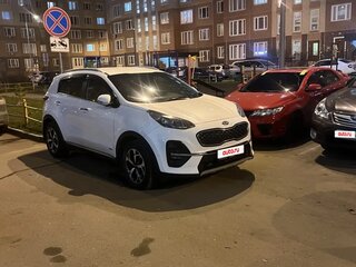 2019 Kia Sportage IV Рестайлинг, белый, 2100000 рублей, вид 1