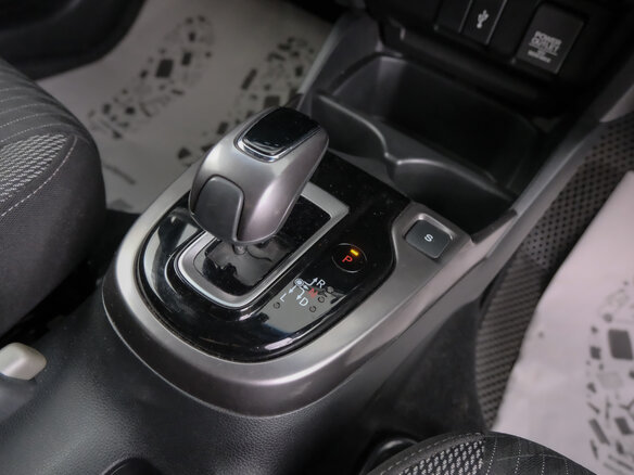 2017 Honda Fit III Рестайлинг, белый - вид 16