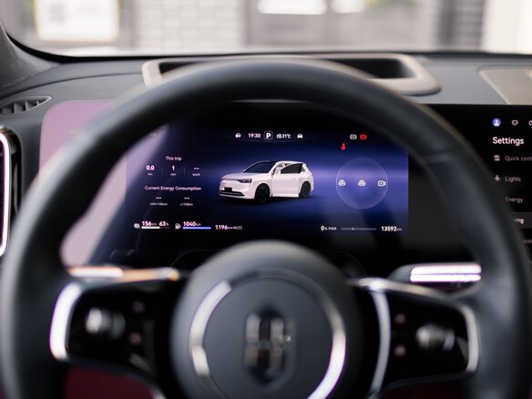 2025 Aito M8 53.4 kWh I, серебристый, 8000000 рублей - вид 29