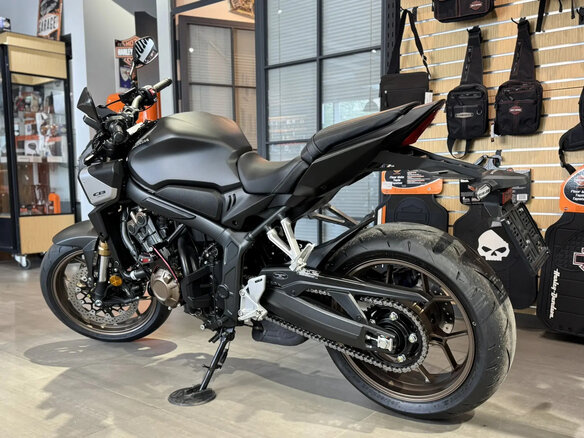 2024 Honda CB 650R, серый, 1220000 рублей - вид 23