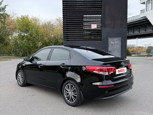 2016 Kia Rio III Рестайлинг, чёрный - вид 4