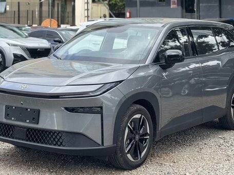 2026 Toyota bZ3X 58.3 kWh, серый, 2690000 рублей, вид 1
