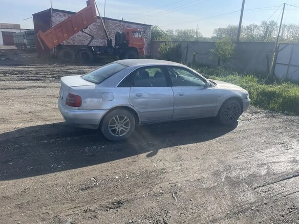 1998 Audi A4 I (B5), серебристый, 220000 рублей - вид 1