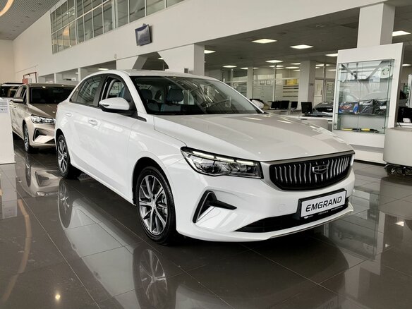 2023 Geely Emgrand II, белый, 2489990 рублей - вид 2