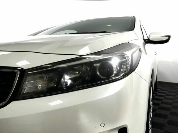 2019 Kia Cerato III Рестайлинг (Classic), белый, 1800000 рублей - вид 18